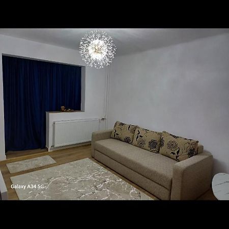 Garsoniera Luminoasa Apartman Craiova Kültér fotó